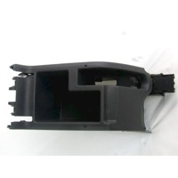 PLASTIKA MED SEDEZI BREZ NASLONJALA ROK OEM N. 5M0863323M ORIGINAL REZERVNI DEL VOLKSWAGEN GOLF PLUS 5M1 521 MK1 (2004 - 2009) DIESEL LETNIK 2006