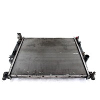 RADIATOR VODE OEM N. A2515000303 ORIGINAL REZERVNI DEL MERCEDES CLASSE ML W164 (2005-2008)DIESEL LETNIK 2007