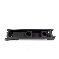 PLASTIKA MED SEDEZI BREZ NASLONJALA ROK OEM N. 13260358 ORIGINAL REZERVNI DEL OPEL MERIVA B S10 (2010 -2017)DIESEL LETNIK 2013