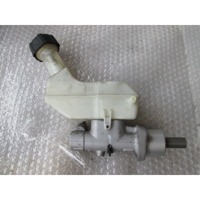 ZAVORNI CILINDER OEM N. 8200304083 ORIGINAL REZERVNI DEL RENAULT CLIO BR0//1 CR0/1 KR0/1 MK3 R (05/2009 - 2013) BENZINA LETNIK 2010