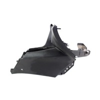 PLASTIKA MED SEDEZI BREZ NASLONJALA ROK OEM N. BHN1-64321 ORIGINAL REZERVNI DEL MAZDA 3 MK3 BM BN (2013 - 2019)DIESEL LETNIK 2013