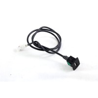 USB / AUX OEM N. A1178200315 ORIGINAL REZERVNI DEL MERCEDES CLA C117 X117 BER/SW (2013 - 2019) DIESEL LETNIK 2014