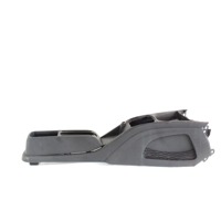PLASTIKA MED SEDEZI BREZ NASLONJALA ROK OEM N. 735486548 ORIGINAL REZERVNI DEL FIAT PUNTO EVO 199 (2009 - 2012)  BENZINA/METANO LETNIK 2010