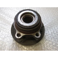 VRTLJIVI LEZAJ DESNO / PESTO KOLESA Z LEZAJEM SPREDAJ OEM N. 1T0498621 ORIGINAL REZERVNI DEL SEAT LEON 1P1 MK2 (2005 - 2012) DIESEL LETNIK 2007