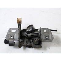 ZAKLEP POKROVA MOTORJA  OEM N. 30716530 ORIGINAL REZERVNI DEL VOLVO C30 533 (2006 - 2012)DIESEL LETNIK 2011