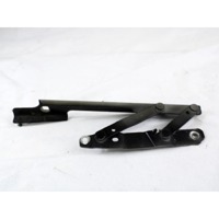 PANTI POKROVA MOTORJA OEM N. 55176929AC ORIGINAL REZERVNI DEL JEEP CHEROKEE MK3 R KJ (2005 - 2008) DIESEL LETNIK 2005