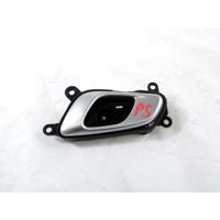 NOTRANJA KLJUKA  OEM N. 83613-J7000 ORIGINAL REZERVNI DEL KIA CEED / SPORTWAGON K3 MK3 (DAL 2018)BENZINA LETNIK 2021