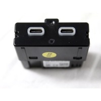 USB / AUX OEM N. 3G5035954A ORIGINAL REZERVNI DEL CUPRA FORMENTOR KM7 (DAL 2020) DIESEL LETNIK 2021