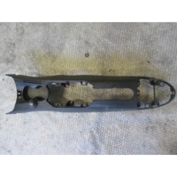 PLASTIKA MED SEDEZI BREZ NASLONJALA ROK OEM N. 735415674 ORIGINAL REZERVNI DEL LANCIA Y YPSILON 843 (2003-2006) DIESEL LETNIK 2005