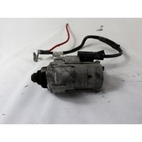 ZAGANJAC MOTORJA  OEM N. 02Z911024K ORIGINAL REZERVNI DEL VOLKSWAGEN TOURAN 1T3 MK1 R2 (2010 - 2015) DIESEL LETNIK 2015