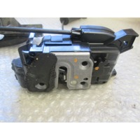 CENTRALNO ZAKLEPANJE ZADNJIH DESNIH VRAT OEM N. 825029240R ORIGINAL REZERVNI DEL RENAULT MEGANE MK3 BZ0/1 B3 DZ0/1 KZ0/1 BER/SPORTOUR/ESTATE (2009 - 2015) DIESEL LETNIK 2012