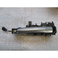 ZUNANJA KLJUKA ZADNJA DESNA VRATA OEM N. 8200076074 ORIGINAL REZERVNI DEL RENAULT SCENIC/GRAND SCENIC JM0/1 MK2 (2003 - 2009) BENZINA LETNIK 2005