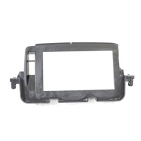 682470010R MASCHERINA RIVESTIMENTO CRUSCOTTO CENTRALE DISPLAY NAVIGATORE RENAULT MEGANE 3 SW 1.6 G 81KW 6M 5P (2010) RICAMBIO USATO