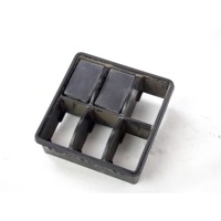 MASCHERINA RIVESTIMENTO CRUSCOTTO PREDISPOSIZIONE COMANDI INTERRUTTORE IVECO DAILY 35-8 2.5 D 53KW 5M 2P (1980) RICAMBIO USATO