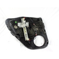 8A61-A27000-BK MECCANISMO ALZA-VETRO ALZA-CRISTALLO PORTA POSTERIORE DESTRA MANUALE FORD FIESTA 1.4 G 71KW 5M 5P (2012) RICAMBIO USATO