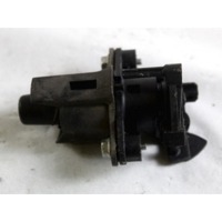 B000642080 COMANDO INTERRUTTORE PORTELLONE COFANO POSTERIORE BAULE CITROEN C1 1.0 B 50KW 5M 5P (2007) RICAMBIO USATO