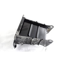 130500210 STAFFA SUPPORTO TRAVERSA PARAURTI ANTERIORE LATO SINISTRO MERCEDES CLASSE A180 W169 2.0 D 80KW AUT 5P (2009) RICAMBIO USATO 