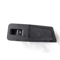 5G0959855L COMANDO INTERRUTTORE ALZA-VETRO ALZA-CRISTALLO PORTA POSTERIORE SINISTRA VOLKSWAGEN T-ROC 1.5 B 110KW AUT 5P (2020) RICAMBIO USATO 