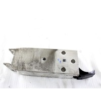 A2476204301 STAFFA SUPPORTO TRAVERSA PARAURTI ANTERIORE LATO DESTRO MERCEDES GLA 250 D H247 1.3 B 118KW AUT 5P (2023) RICAMBIO USATO 