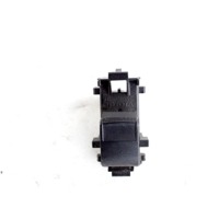 8481052030 COMANDO INTERRUTTORE ALZA-VETRO ALZA-CRISTALLO TOYOTA RAV4 2.2 D 4X4 100KW 6M 5P (2008) RICAMBIO USATO 
