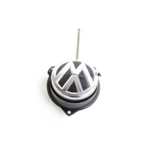 5G9827469 MANIGLIA APERTURA PORTELLONE COFANO POSTERIORE BAULE CON STEMMA VOLKSWAGEN GOLF 7 1.4 M 81KW 6M 5P (2015) RICAMBIO USATO
