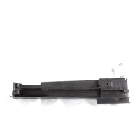 17117600537 SUPPORTO RADIATORE LATO DESTRO BMW SERIE 1 116D F20 2.0 D 85KW 6M 5P (2012) RICAMBIO USATO