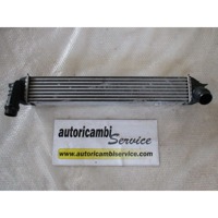 HLADILNIK INTERCOOLER OEM N. 89467000 ORIGINAL REZERVNI DEL RENAULT LAGUNA BT0/1 KT0/1 MK3 BER/SW (10/2007 - 08/2010) DIESEL LETNIK 2011