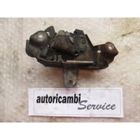 ZAKLEP POKROVA MOTORJA  OEM N. MR526658 ORIGINAL REZERVNI DEL MITSUBISHI PAJERO SPORT K7 K9 (11/1998 - 2008) DIESEL LETNIK 1999