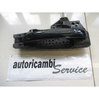 ZUNANJA KLJUKA SPREDNJA DESNA VRATA OEM N. 8T0837205AGRU ORIGINAL REZERVNI DEL AUDI A4 B8 8K2 BER/SW/CABRIO (2007 - 11/2015) DIESEL LETNIK 2010