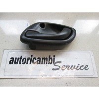 NOTRANJA KLJUKA  OEM N. 8310261G01T01 ORIGINAL REZERVNI DEL SUZUKI BALENO EG (1995 - 2001) BENZINA LETNIK 1996