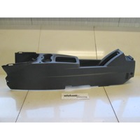 PLASTIKA MED SEDEZI BREZ NASLONJALA ROK OEM N. 131120771 ORIGINAL REZERVNI DEL OPEL MERIVA A X03 R (2006 - 2010) BENZINA LETNIK 2007