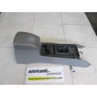 NASLON ZA ROKE/SREDINSKA KONZOLA OEM N. 846803E900 ORIGINAL REZERVNI DEL KIA SORENTO JC MK1 (2002 - 2009) DIESEL LETNIK 2004