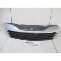 SPREDNJE OKRASNE MASKE OEM N. 8200390126 ORIGINAL REZERVNI DEL RENAULT LAGUNA BG0/1 KG0/1 MK2 BER/SW (11/2000 - 12/2004) DIESEL LETNIK 2004