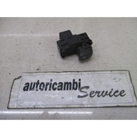 ZADNJE STIKALO OEM N. 9472275 ORIGINAL REZERVNI DEL VOLVO V70 MK2 285 (2000 - 2007) DIESEL LETNIK 2002