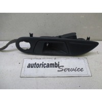 NOTRANJA KLJUKA  OEM N. 8A61-A2260 ORIGINAL REZERVNI DEL FORD FIESTA CB1 CNN MK6 (09/2008 - 11/2012) BENZINA LETNIK 2009