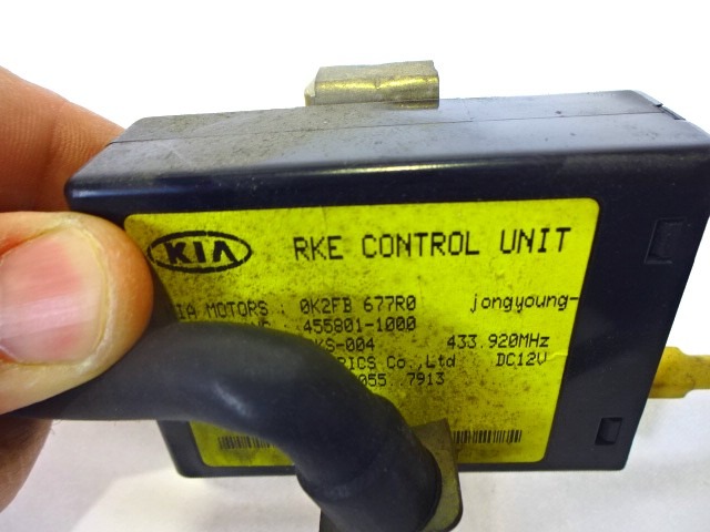 CENTRALNO ZAKLEPANJE OEM N. 0K2FB677R0 ORIGINAL REZERVNI DEL KIA CARENS MK2 FJ (2002 - 2006) DIESEL LETNIK 2005