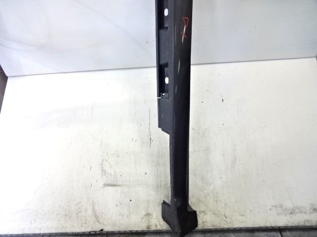 OKRASNA LETEV PRAGA  OEM N. 75850-05010 ORIGINAL REZERVNI DEL TOYOTA AVENSIS T27 MK3 BER/SW (2009 - 2015)DIESEL LETNIK 2011
