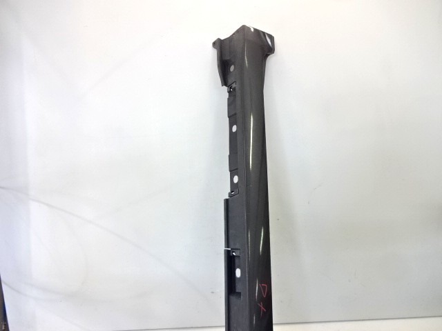 OKRASNA LETEV PRAGA  OEM N. 75850-05010 ORIGINAL REZERVNI DEL TOYOTA AVENSIS T27 MK3 BER/SW (2009 - 2015)DIESEL LETNIK 2011