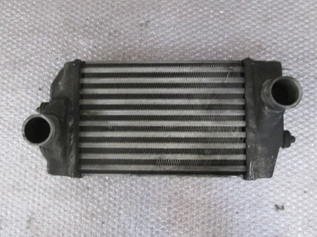 HLADILNIK INTERCOOLER OEM N. IA1072868503A ORIGINAL REZERVNI DEL CHRYSLER VOYAGER/GRAN VOYAGER RG RS MK4 (2001 - 2007) DIESEL LETNIK 2002