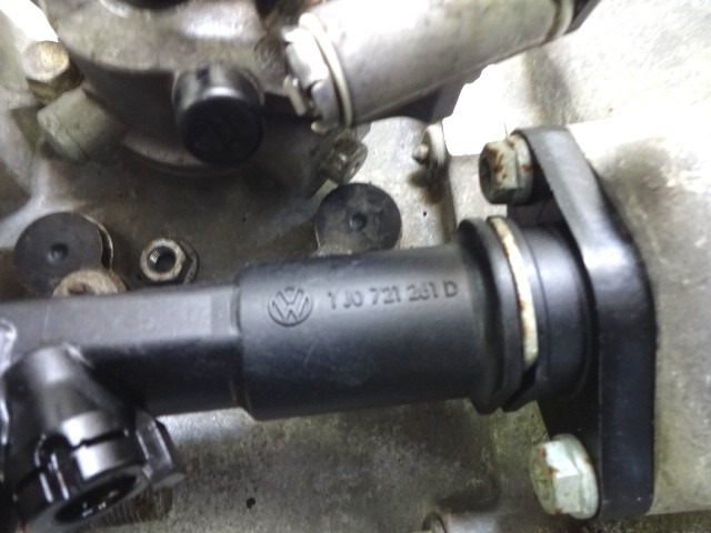 ROCNI MENJALNIK OEM N. 02J301107C 02J301103N 02J300052L ORIGINAL REZERVNI DEL SKODA OCTAVIA MK1 1U2 1U5 BER/SW (1997 - 2004)DIESEL LETNIK 2001
