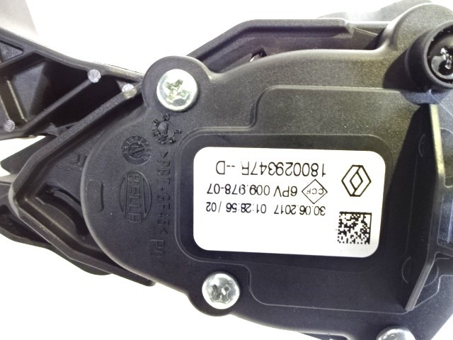 PEDALI OEM N. 180029347R ORIGINAL REZERVNI DEL RENAULT CAPTUR J5 H5 (2013 - 2019) BENZINA LETNIK 2017