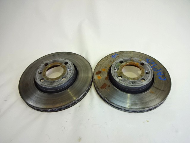 SPREDNJI ZAVORNI DISKI OEM N. 402061200R ORIGINAL REZERVNI DEL RENAULT CAPTUR J5 H5 (2013 - 2019) BENZINA LETNIK 2017