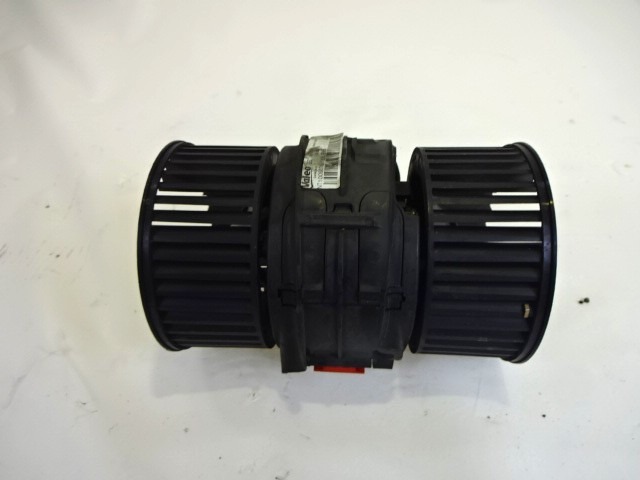 VENTILATOR  KABINE  OEM N. NT1009074B 272108241R ORIGINAL REZERVNI DEL RENAULT MEGANE MK3 BZ0/1 B3 DZ0/1 KZ0/1 BER/SPORTOUR/ESTATE (2009 - 2015) DIESEL LETNIK 2010