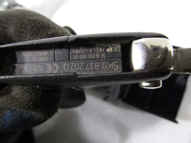 KLJUCAVNICA VZIGA/KLJUC ZA VZIG OEM N. 28232 Cilindretto avviamento / porte blocco accens ORIGINAL REZERVNI DEL VOLKSWAGEN SCIROCCO 137 138 MK3 (10/2008 - 06-2014)BENZINA LETNIK 2011
