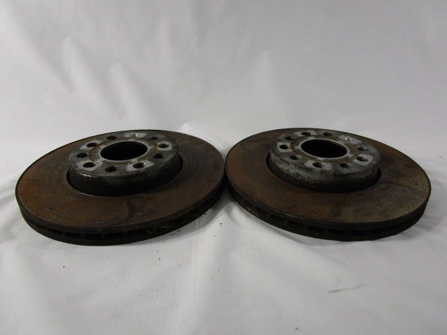 SPREDNJI ZAVORNI DISKI OEM N. 5Q0615301H ORIGINAL REZERVNI DEL VOLKSWAGEN SCIROCCO 137 138 MK3 (10/2008 - 06-2014)BENZINA LETNIK 2011