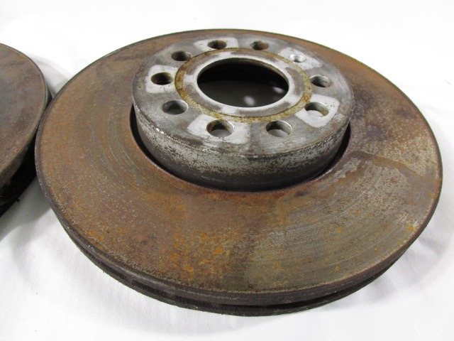 SPREDNJI ZAVORNI DISKI OEM N. 5Q0615301H ORIGINAL REZERVNI DEL VOLKSWAGEN SCIROCCO 137 138 MK3 (10/2008 - 06-2014)BENZINA LETNIK 2011
