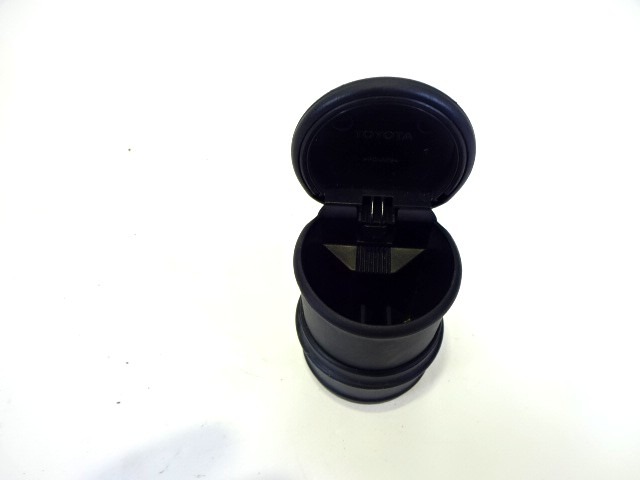 PEPELNIK / DRZALA ZA PIJACO OEM N. 741100F010 ORIGINAL REZERVNI DEL TOYOTA COROLLA VERSO ZER ZZE12 R1 (2004 - 2009) BENZINA LETNIK 2005
