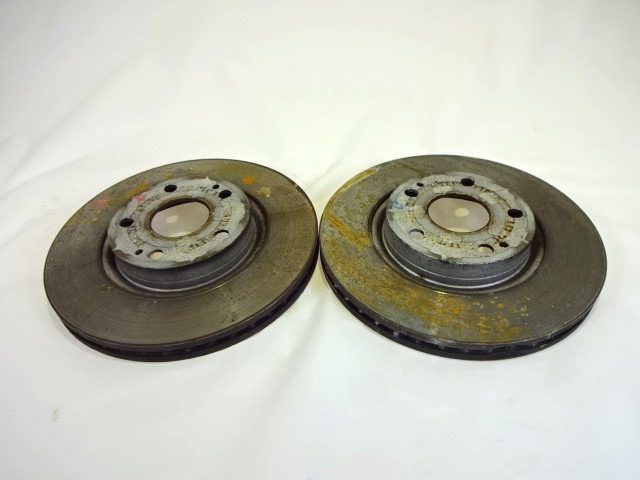 SPREDNJI ZAVORNI DISKI OEM N. 435120F010 ORIGINAL REZERVNI DEL TOYOTA COROLLA VERSO ZER ZZE12 R1 (2004 - 2009) BENZINA LETNIK 2005