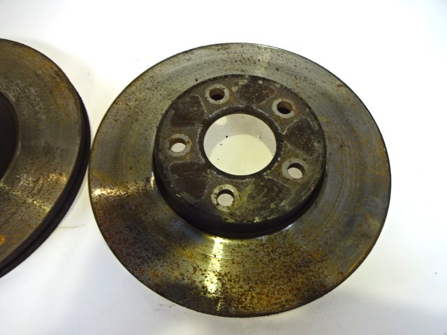 SPREDNJI ZAVORNI DISKI OEM N. 1469083 ORIGINAL REZERVNI DEL FORD FOCUS DA HCP DP MK2 BER/SW (2005 - 2008) DIESEL LETNIK 2006