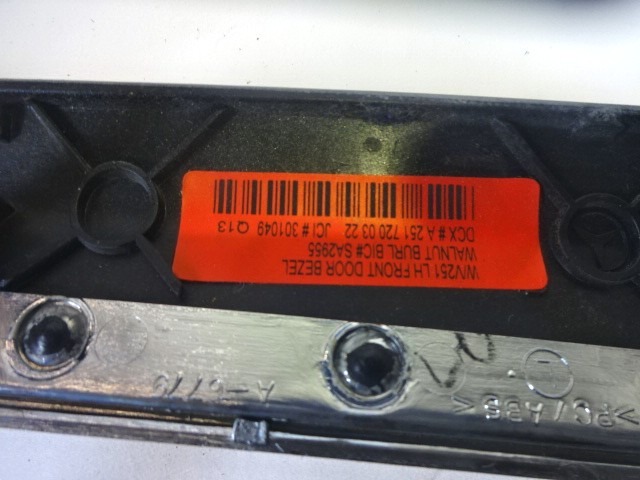 NOTRANJE OKRASNE LETVE  OEM N. A2517200322 A2517200422 A2517300522 A2517300622 ORIGINAL REZERVNI DEL MERCEDES CLASSE R W251 (2005 - 2010)DIESEL LETNIK 2007
